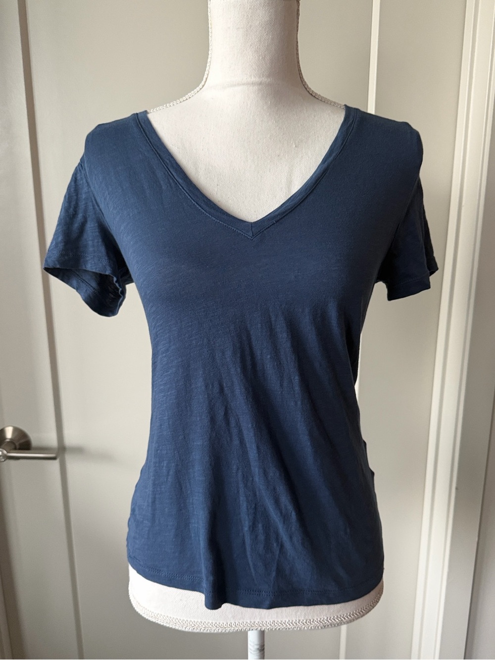 EUC Women’s Madewell Blue V-Neck T-Shirt